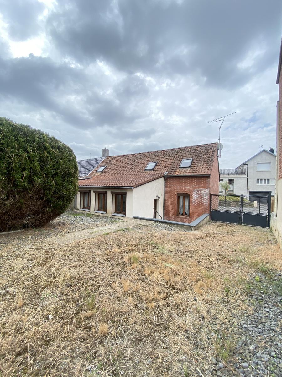 maison à Neuville-Saint-Rémy